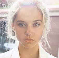 Brown Eyes And Blonde Hair Beautiful Brown Eyes Blonde Hair Blonde Hair Brown Eyes Beauty