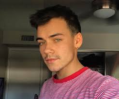 Wesley Tucker Biography