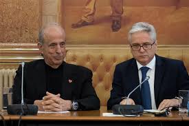 According to portuguese magazine exame, he had an estimated net worth of €598 million in 2010, making him one of the wealthiest people in portugal at the time. Joe Berardo Rebeliometro