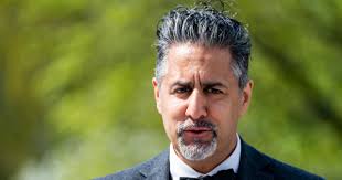 Abid raja, member of parliament for the liberal party, deserves credit for having tried to initiate a political debate about our national moral. Abid Raja Avslorer Helseproblemer Dramatisk Hendelse Rett For Rod Loper I Cannes Ned For Telling