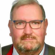 Ich habe einen neuen Job und arbeite jetzt als Offizialatsoberrätin in der  Erzdiözese Freiburg bei Erzdiözese Freiburg.