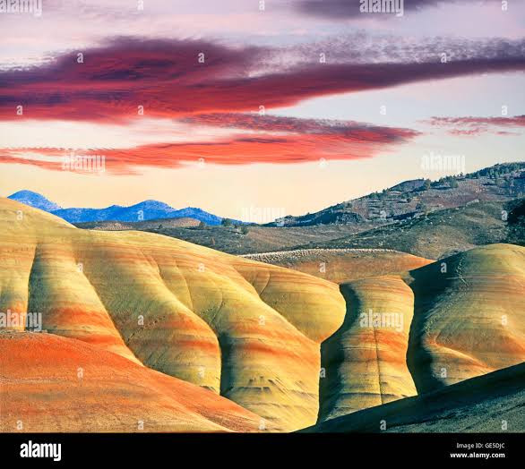 Winter sunset over the Painted Hills Section of John Day Fossil Beds  National Monument in central Oregon Stock Photo - Alamy
