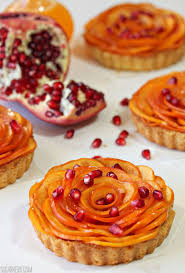 Desserts Mit Persimone Dekoriert Mit Granatapfelsamen Nachspeise Mit Obst Dessert Ideen Rezepte Mit Obst Nachspeise Mit Obst