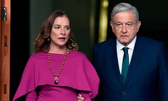 Político - ¡Rompió el silencio! 😱Esta es la razón por la que Beatriz Gutiérrez Müller no vive con AMLO 👇 https://goo.su/UHgXmR | Facebook