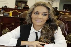 El trabajo de enfermería es uno de los más nobles, pero poco reconocido  salarialmente: Nora Arias ::.