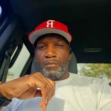 Hi all! I just wanted to introduce myself and share a photo that I took I'm  not very good at taking selfies and I need a bit of a trim