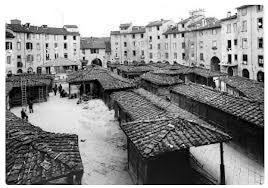 From the windows of the living room wecan admire the. Piazza Anfiteatro A Lucca