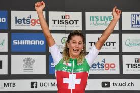 Switzerland's jolanda neff wins women's mountain biking gold by more than a minute and is joined on the podium by compatriots sina frei and linda indergand . Jolanda Neff Gold Nach Stunk Und Sturzen Nzz