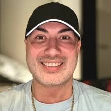 Mario Zelaya's Instagram, Twitter & Facebook