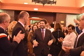 André ventura considerou que esta é uma campanha muito atípica, justificando a afirmação com o facto de terem aparecido candidatos que são o pior que o sistema tem para oferecer. Farpas Blogue Andre Ventura Ontem Na Trindade O Chega Sera O Maior Partido De Portugal