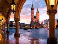 Antigua capital de polonia, cracovia continúa constituyendo el casco antiguo de cracovia conserva hermosas construcciones de estilo gótico, barroco y renacentista gracias a las. 52 Cracovia Ideas Krakow Krakow Poland Ferry Building San Francisco