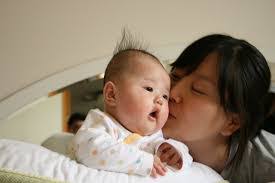 Ellie Chung's Instagram, Twitter & Facebook