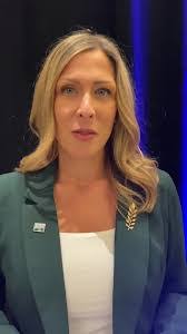 Amanda Lalla's Instagram, Twitter & Facebook