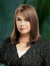 All about Sandy Andolong's personal life.✨ Sandy Andolong was born  Alexandra Pinga Andolong