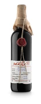 Pin By Packaging Diva On Wine Bottles Vino Du Vin Wein Wine Bottle Design Wine Packaging Wine Etiquette