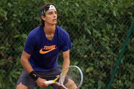 Take home this head tennis racket, match version belonging to italian tennis star lorenzo musetti. A Forli Musetti Torna In Campo Vince E Convince Ma Ora Si Fa Dura