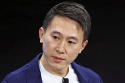 Arrow: Oliver's Secret Revealed as Felicity Finds Out About William