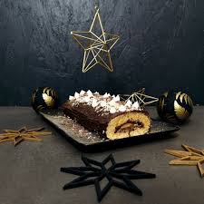 Buche Facile Choco Coco Banane Buche De Noel La Cerise Sur Le Maillot Recette Buche De Noel Coco Buche Facile