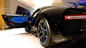 Video Of First Bugatti Chiron In The Uk Interior Exterior At H R Owen Bugatti Black And Blue Bugattichiron Bugatti Chiron Bugatti Bugatti Chiron Interior