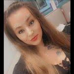 Alisha Dickinson's Instagram, Twitter & Facebook