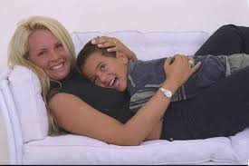 O papa alexandre iv respondeu a uma queixa de d. Alexandre Mortagua Quebra O Silencio E Hoje Com 20 Anos Fala Da Relacao Com A Mae E O Pai Edmundo Famosos Extra Online