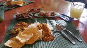 Dig in to a delicious banana leaf curry meal. Samy S Curry White Rice With Dhal And Vegetable Curry On Banana Leaf Picture Of Samy S Curry Singapore Tripadvisor