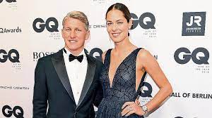 Fraulen schweinsteiger (fraú) is on facebook. Bastian Schweinsteiger 2 Kind Mit Ana Ivanovic Fussball Bild De