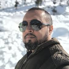 I definitely live in the wrong country 😜” This reporter in Brazil had two  huge reasons why no one could take her eyes off her 😅