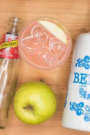 The subtle, trendy berry aroma of the schweppes russian wild berry is perfectly suited for the creation of exceptional mixed drinks. Wild Lady Longdrink Rezept Schweppes Russian Wild Berry Mit Bembel Gin Bembel Gin Apfel Gin Aus Hessen