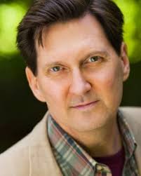 Warren Kelly's Instagram, Twitter & Facebook