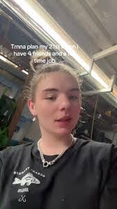 Tegan Evans's Instagram, Twitter & Facebook