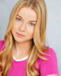 2022 rewind? happiness, friends, auditions, appendicitis (oops), more  auditions, & more friends.🤍 bring it on, 2023!