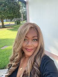 Introduction and photo sharing in Girls Trips