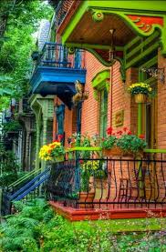 Epingle Par Ariel Thilly Sur Pour Tous Les Gouts 2 Maisons Colorees Montreal Canada Et Ma Maison De Reve