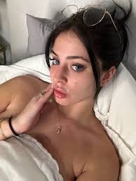 Camilla Araujo on X: Say hi if you want a free pic 📸  t.cozrbcCU92dn  X