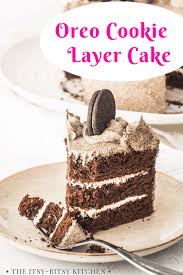 Oreo Cookie Cake The Itsy Bitsy Kitchen Recipe In 2020 Cookies And Cream Frosting Oreo Cookie Cake Oreo