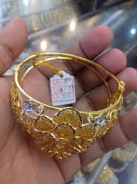 Terdapat 2 jenis dinar emas yang dijual di malaysia iaitu: Tuddioooo Gelang Emas Emas Kelantan Annur Jewellery Facebook