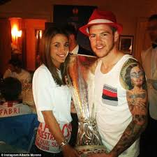 A la sevilla le gusta derrochar estilo, que es sencillo, allá por donde va. M Bola Net Fresh Galeri Wags Anyar Premier League 2014 2015