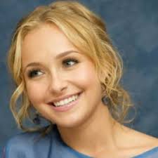 Elena Ross (@ElenaTennyson)