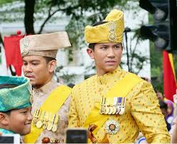 Almarhum yang juga kekanda kepada pengiran muda abdul mateen telah mangkat pada usia 38. Jubli Emas Ke 50 Putera Mateen Segak Dengan Persalinan Diraja Media Hiburan