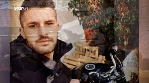 Ο νάσος γαλακτερός (κορυδαλλός αττικής, 10 μαρτίου 1969) είναι έλληνας πρώην διεθνής καλαθοσφαιριστής. Motosikletisths Boyliagmenhs Ragisan Kardies Sthn Khdeia Toy Nasoy Zinapost Gr