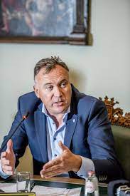 Les mandats, fonctions et professions exercés par johan tollenaere en 2012. Johan Tollenaere Parkeerbeleid Dringend Aanpassen Maaseik Het Nieuwsblad Mobile