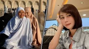 Menurut lelaki tersebut, dia yang telah mengenali sajat sejak kecil. Video Nur Sajat Seeks Apology Claims She Just Wants To Get Closer To God