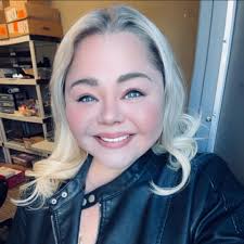 Just met this lovely baby girl at baby beach, please think of her if your  heading there and take her some food/ doggy treats, She lovessss snuggles ,  spent time sunbathing and