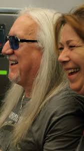 Mick and Paulie doing Dirty Old Town. About a minute 30 in. Didn't expect  Mick would keep talking that long. Silly me.