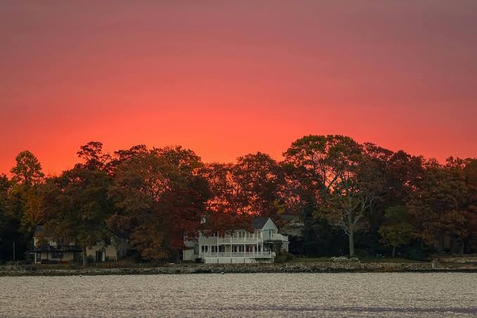 6 Factors That Influence Waterfront Property Value - Buckley Waterfront  Homes
