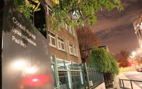 Rixe Au Marteau Dans Un Lycee Un Blesse Grave Le Parisien