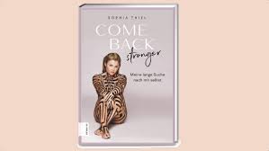 Explore tweets of sophia thiel @sophia_thiel_ on twitter. Influencerin Sophia Thiel Stellt Neues Buch Vor W V