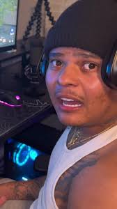 I just wanted to play the game 😀😭😂😂😂 #foryou #fyp #comedy #lilversachi  #couple #laroandsachi #blowthisup #larobenz