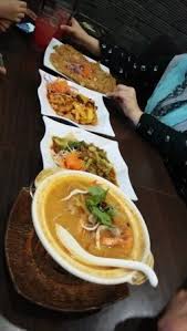 Tom yum merupakan salah satu resepi yang sangat popular yang berasal daripada thailand. Set Dishes Picture Of Restoran Thai Tomyam Kung Putrajaya Tripadvisor